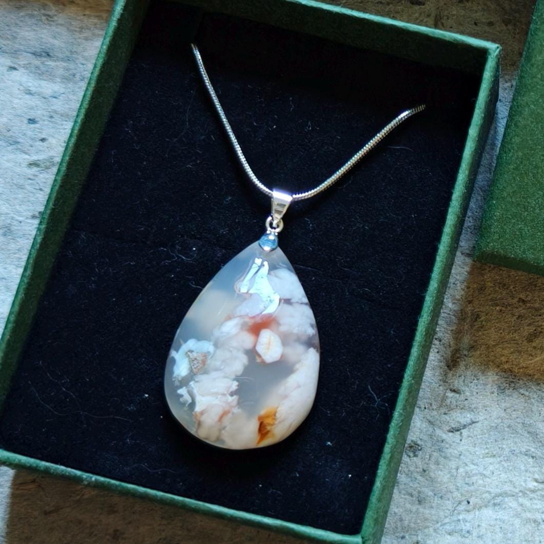 Cherry Blossom Agate Necklace – Unique
