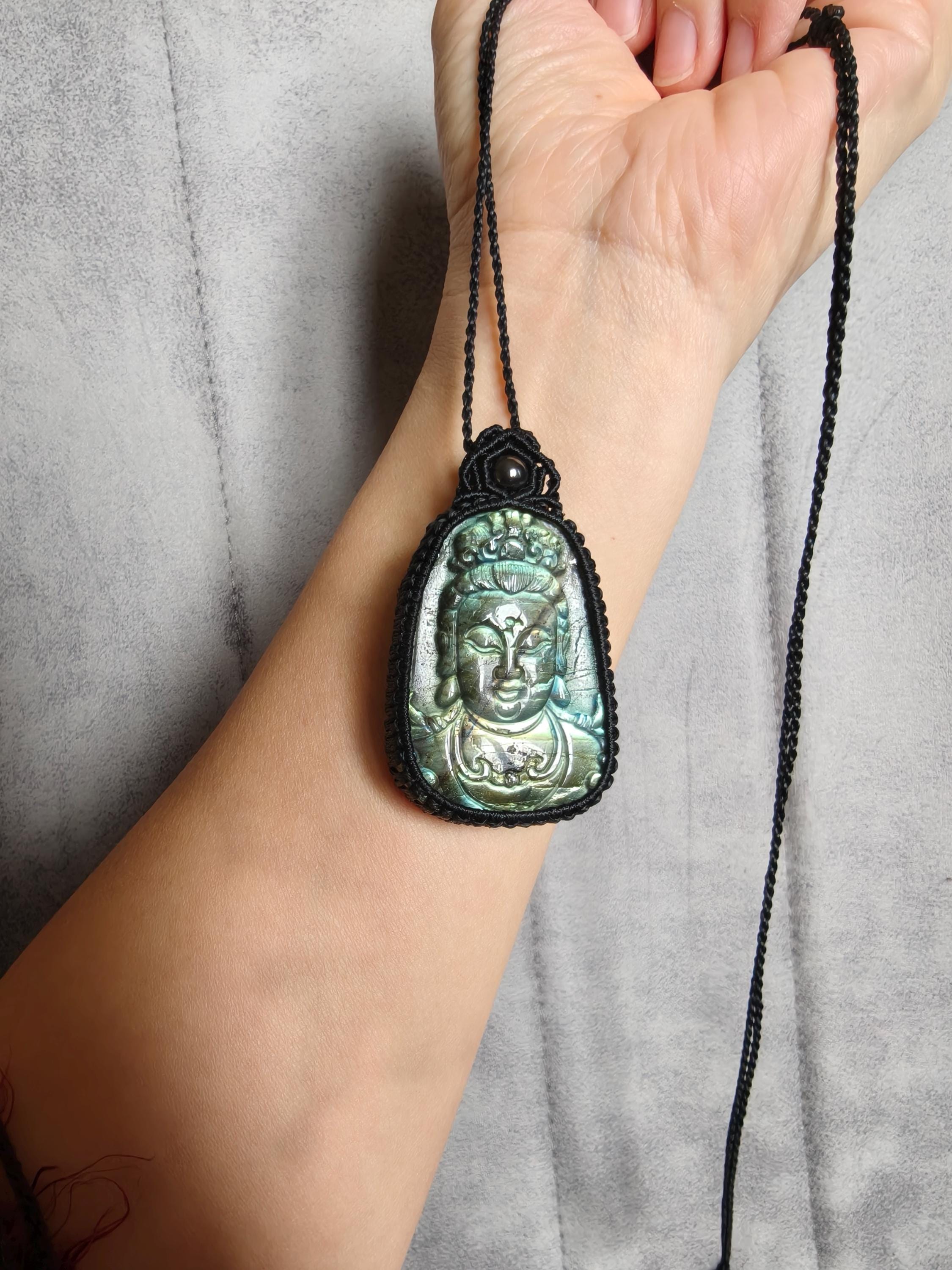 Buddha pendant  - Unique Labradorite