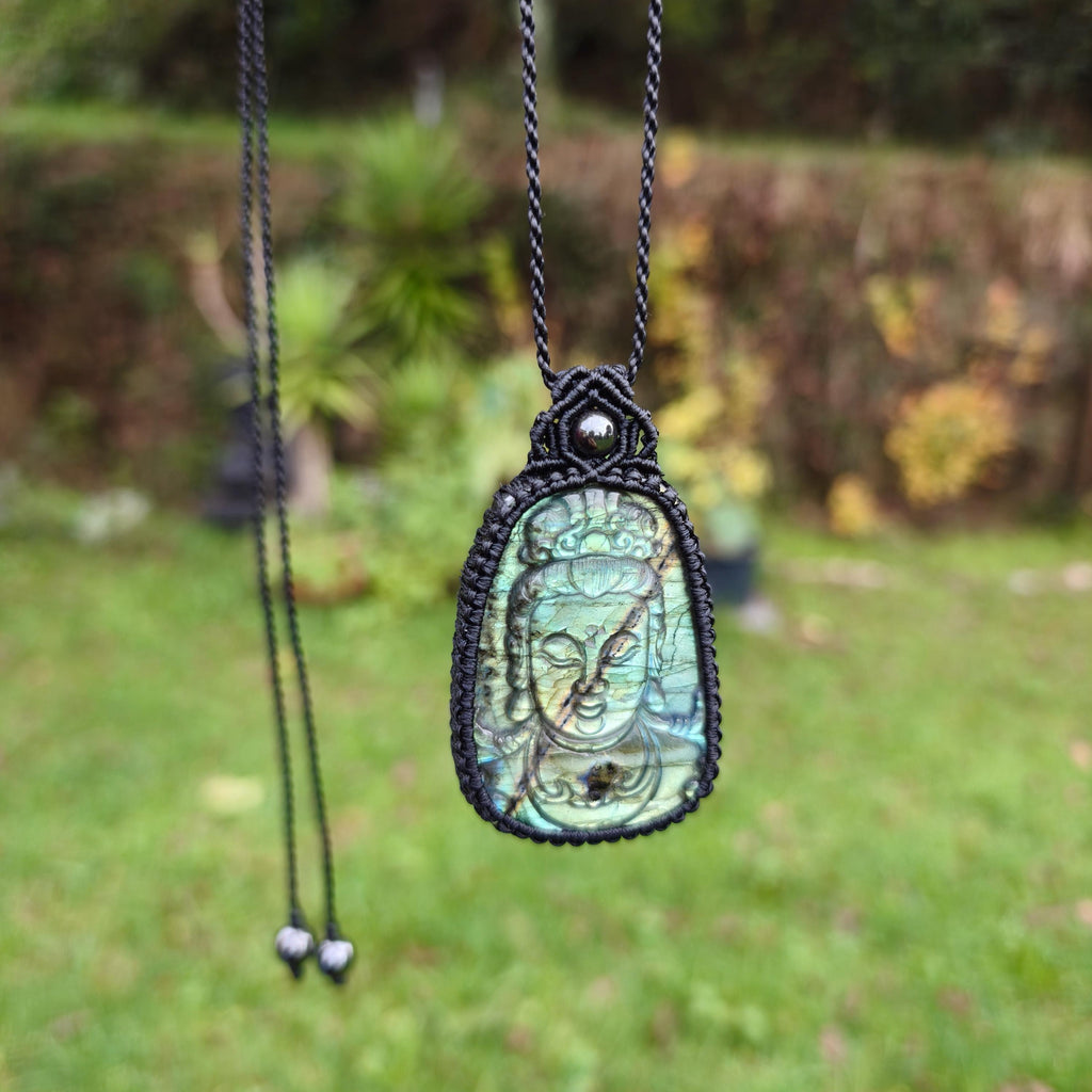 Buddha pendant  - Unique Labradorite