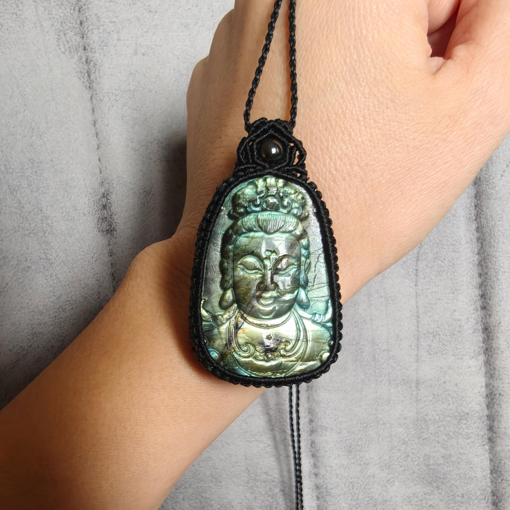 Buddha pendant  - Unique Labradorite