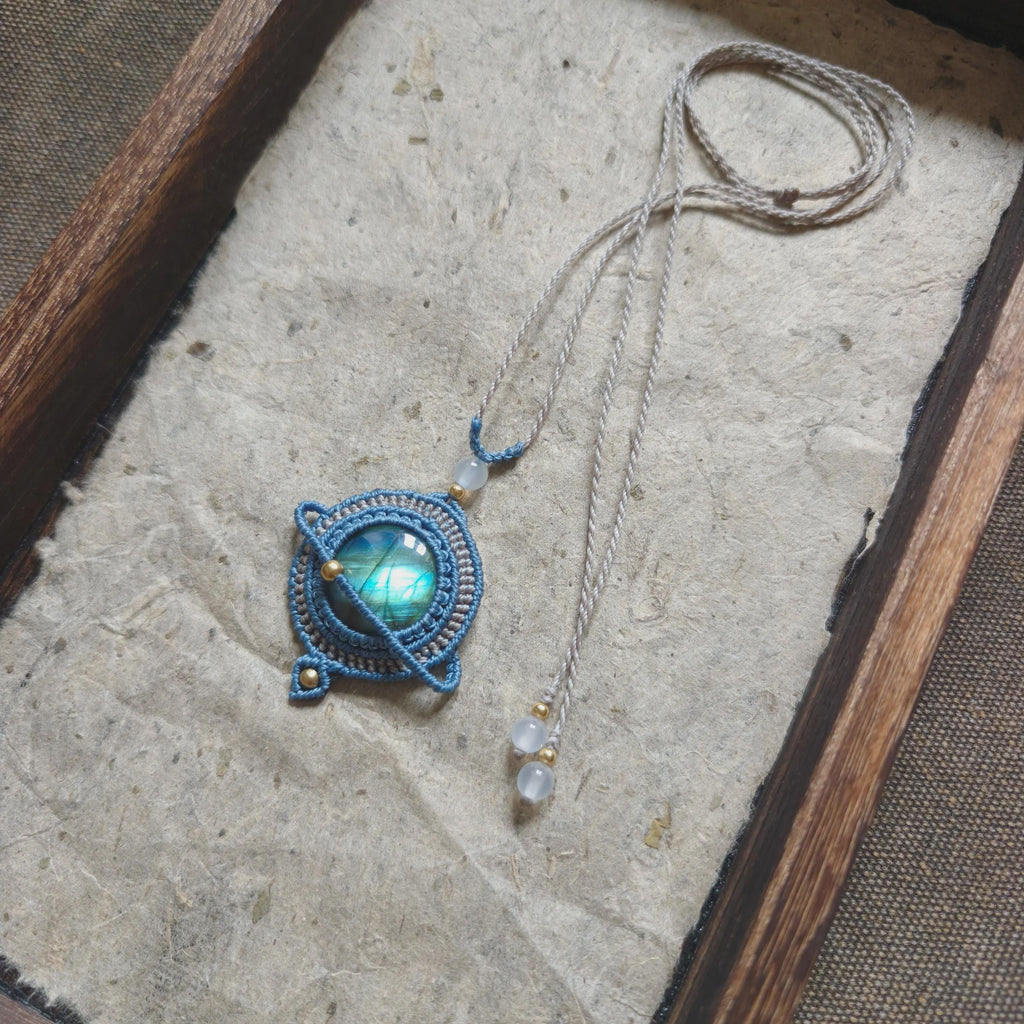 Labradorite Planet Necklace — Unique