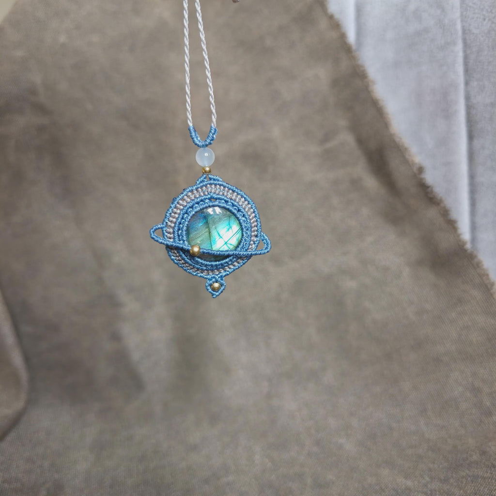 Labradorite Planet Necklace — Unique
