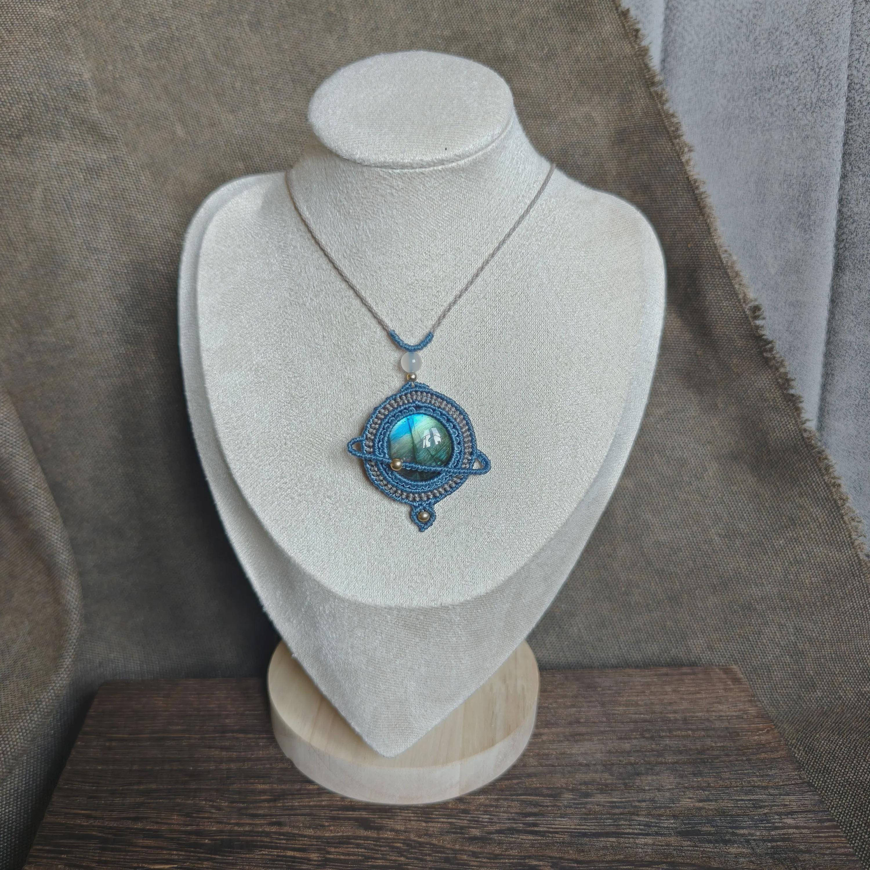 Labradorite Planet Necklace — Unique