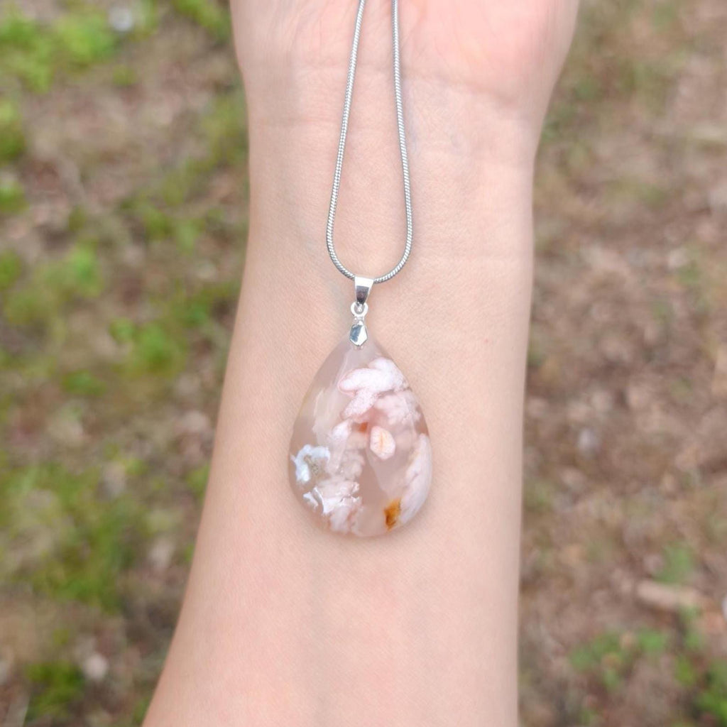 Cherry Blossom Agate Necklace – Unique