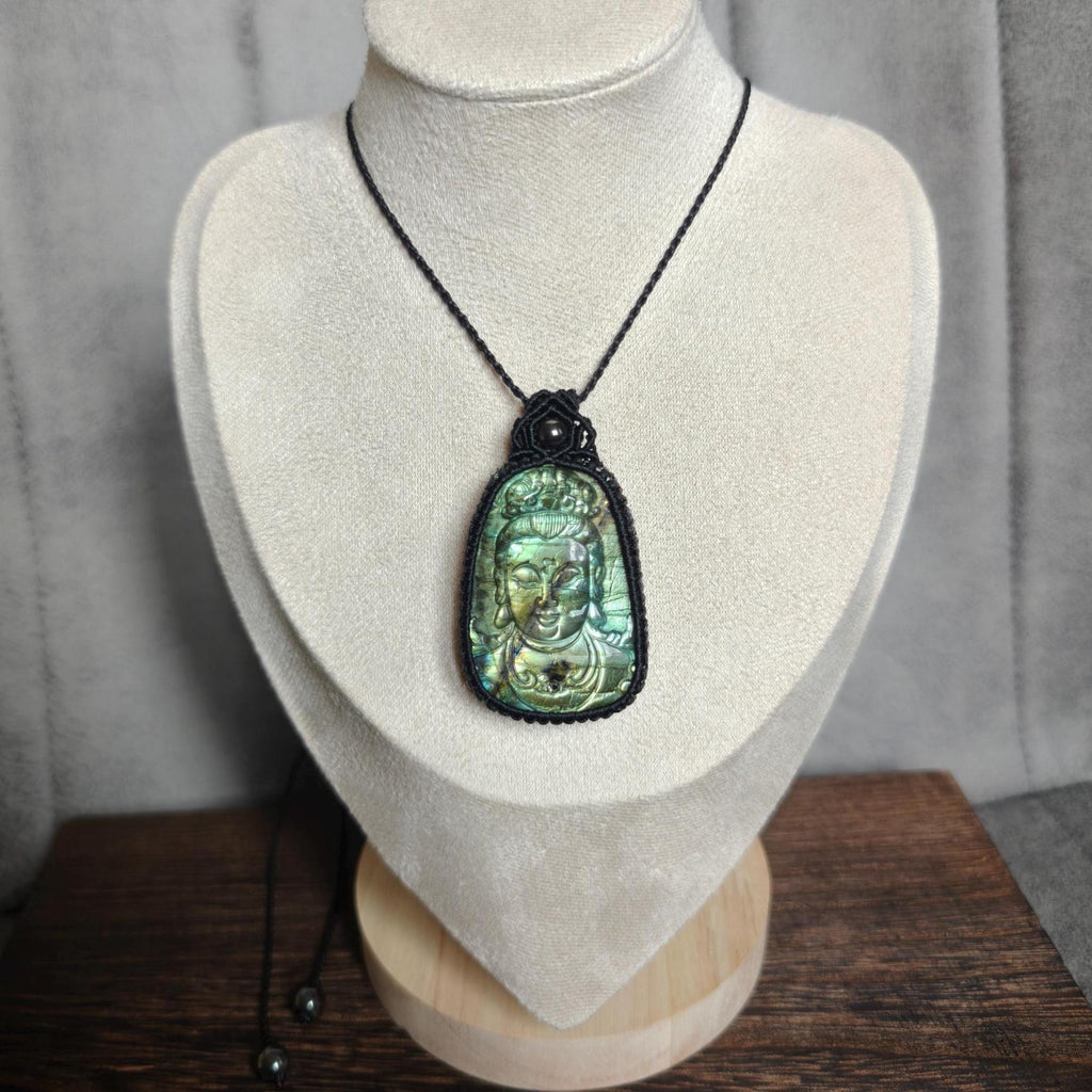 Buddha pendant  - Unique Labradorite