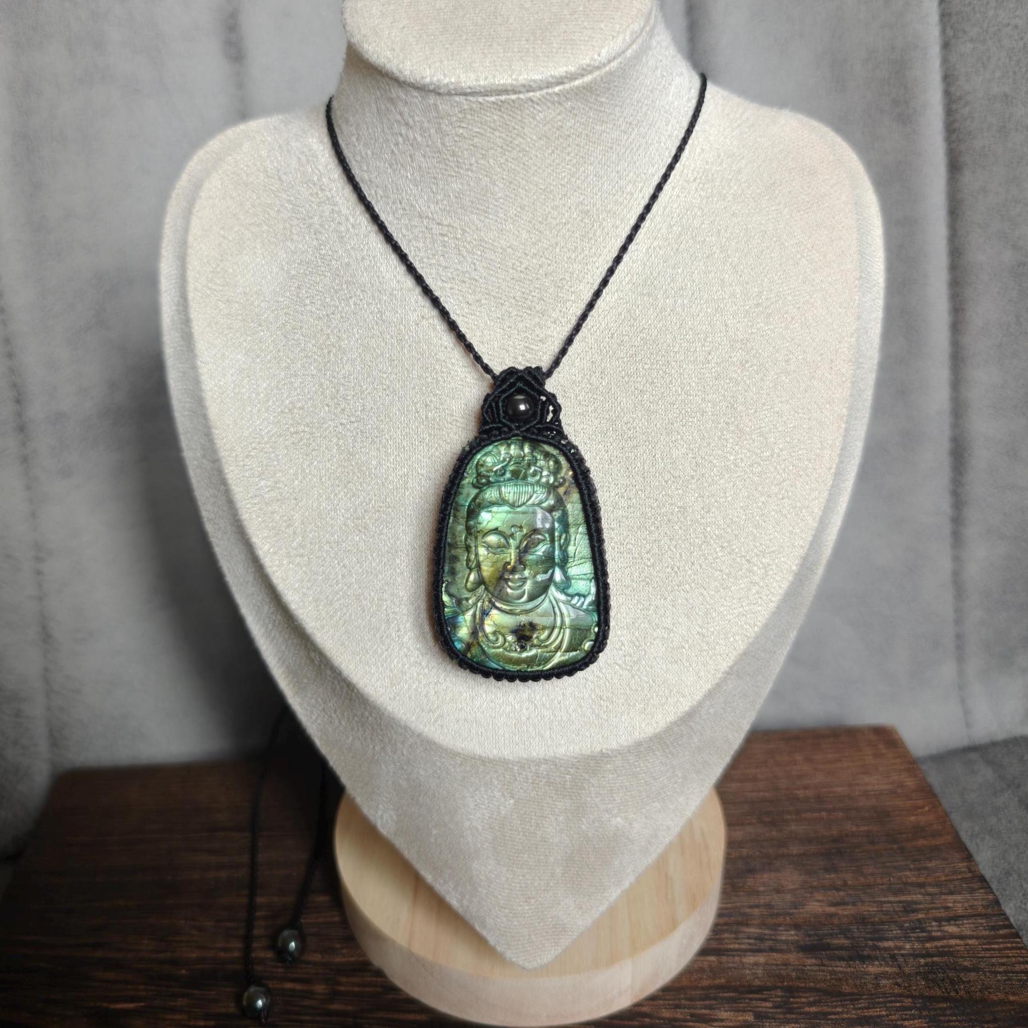 Buddha pendant  - Unique Labradorite