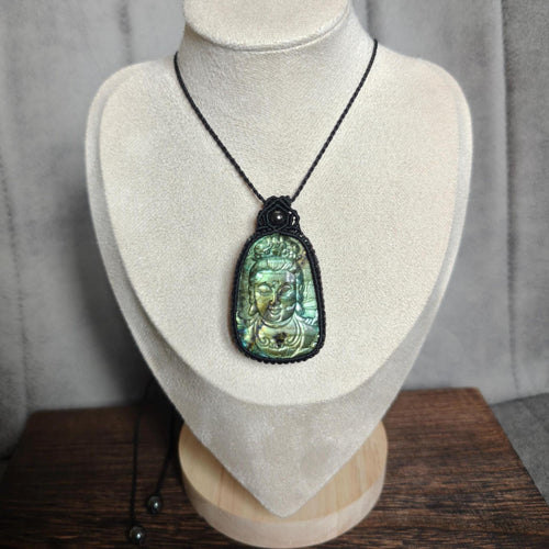 Buddha pendant  - Unique Labradorite